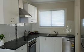 Rose Apartments Unit 3 Central Rotorua - Accommodation & Spa